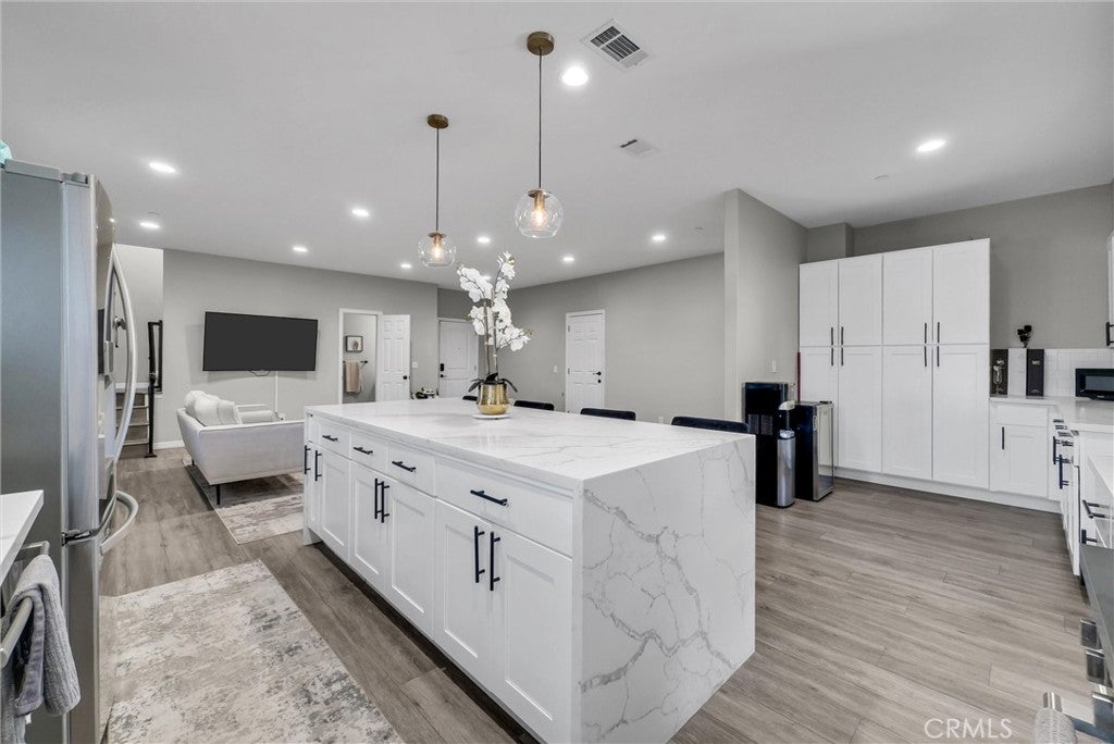2935 E Walnut