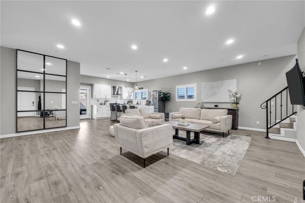 2935 E Walnut