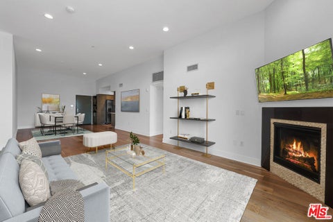 Photo of 7133 Hawthorn Avenue #PH6, Los Angeles, CA 90046 (MLS # 26835119)