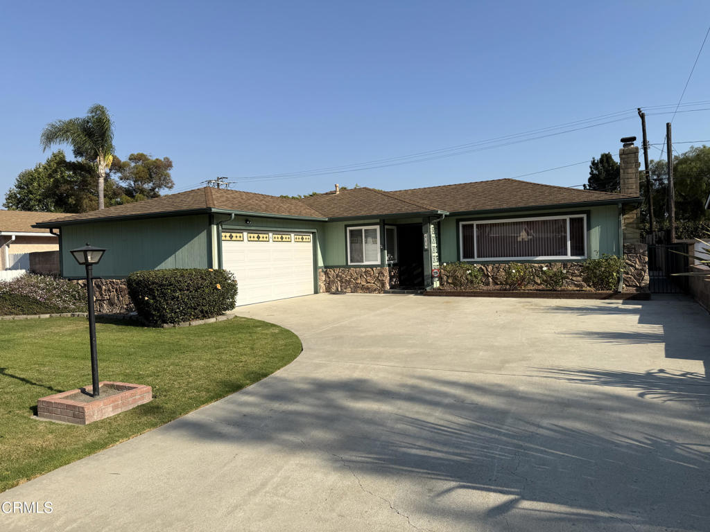 Sweet 3Bed 2 bath on large lot. Well maintained move in condition. Rock fire place, Newer windows and doors. .Large park like yard. Wonderful neighborhood close to shopping and schools.