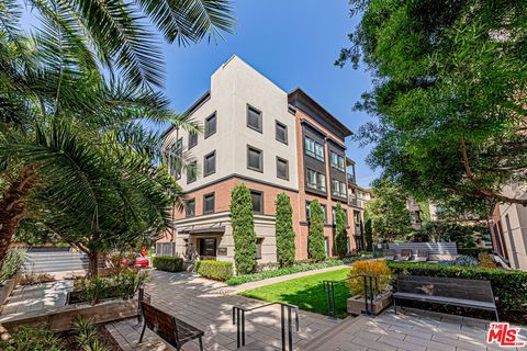 Photo of 12883 Runway Road #2, Los Angeles, CA 90094 (MLS # 26780247)