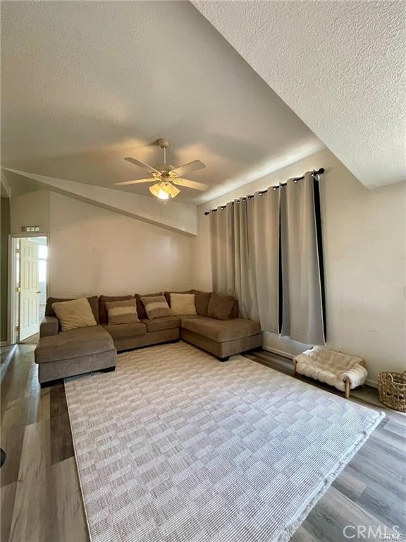 8753 Rose Ave.