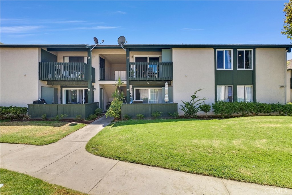 Step into stylish Southern California living with this beautifully upgraded three-bedroom, two-bath upper-level condo in the desirable Aliso Creek Villas. Rarely does a layout like this come available, offering both space and sophistication in the heart of Lake Forest.
Inside, you’ll find a bright, airy interior featuring brand-new dual-pane windows, a sleek new sliding door, and luxury vinyl plank flooring throughout. Every detail has been thoughtfully elevated—from modern light switches and fresh designer paint to the completely remodeled bathrooms showcasing new vanities, mirrors, fixtures, and resurfaced tubs. A new stainless steel stove and glass door hardware complete the modern aesthetic.
Tucked into a peaceful community surrounded by lush greenbelts, you’re just minutes from Whiting Ranch Wilderness Park, Lake Forest Sports Park, Foothill Ranch Towne Centre, and top-rated schools. Whether you're a first-time buyer, downsizer, or savvy investor, this move-in-ready home offers the ideal blend of comfort, convenience, and style.
Opportunities like this are few and far between—don’t miss your chance to make this gorgeous condo your own!