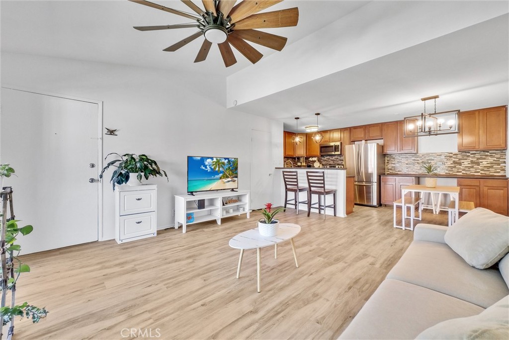23276 Orange Avenue 8
