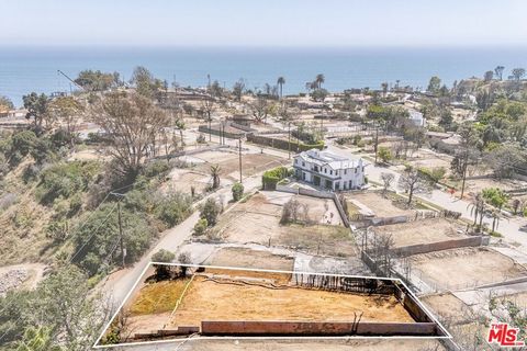 Photo of 533 N Marquette Street, Pacific Palisades, CA 90272 (MLS # 25556735)