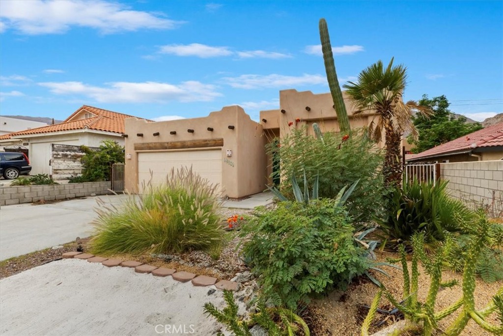 La Quinta Cove* - Residential
