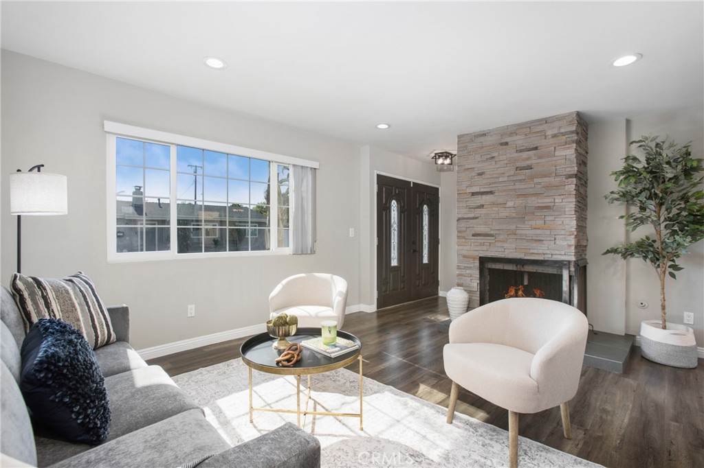 1029 W Sycamore Avenue