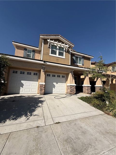 Photo of 654 W Margarita Dr, Rialto, CA 92376 (MLS # CV26075583)