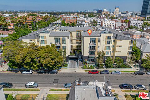 Photo of 600 S Ridgeley Drive #PH 1, Los Angeles, CA 90036 (MLS # 25623567)