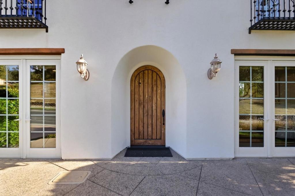 7260 Eagle Ridge Drive