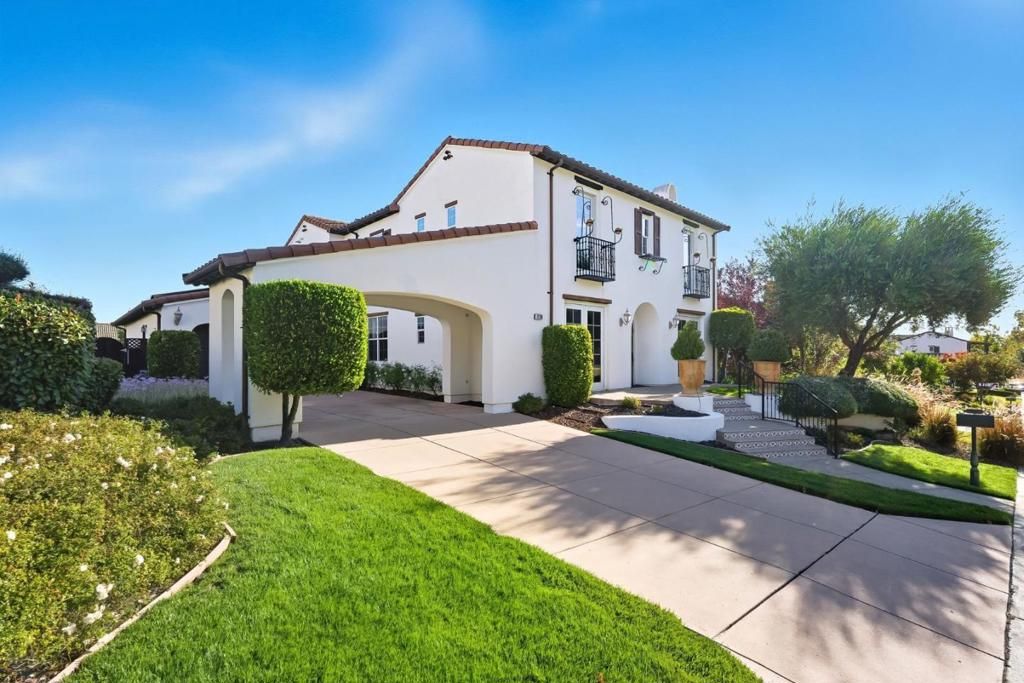 Photo of 7260 Eagle Ridge Drive, Gilroy, CA 95020 (MLS # ML82043675)