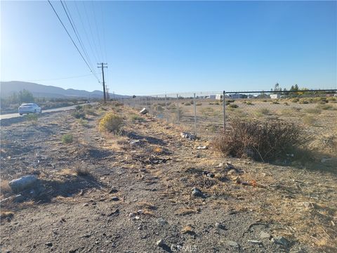 Photo of 2652 Phelan Rd, Phelan, CA 92372 (MLS # HD25249288) Photo of 2652 Phelan Rd, Phelan, CA 92372 (MLS # HD25249288)