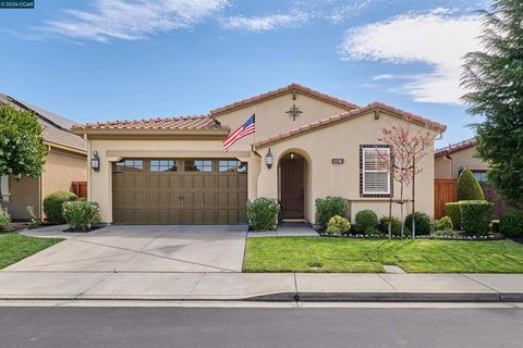 Photo of 1556 Symphony Cir, Brentwood, CA 94513 (MLS # 41129323)