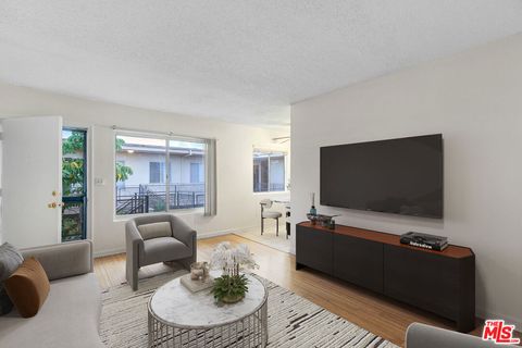 Photo of 2637 S Centinela Avenue #29, Santa Monica, CA 90405 (MLS # 25627073)