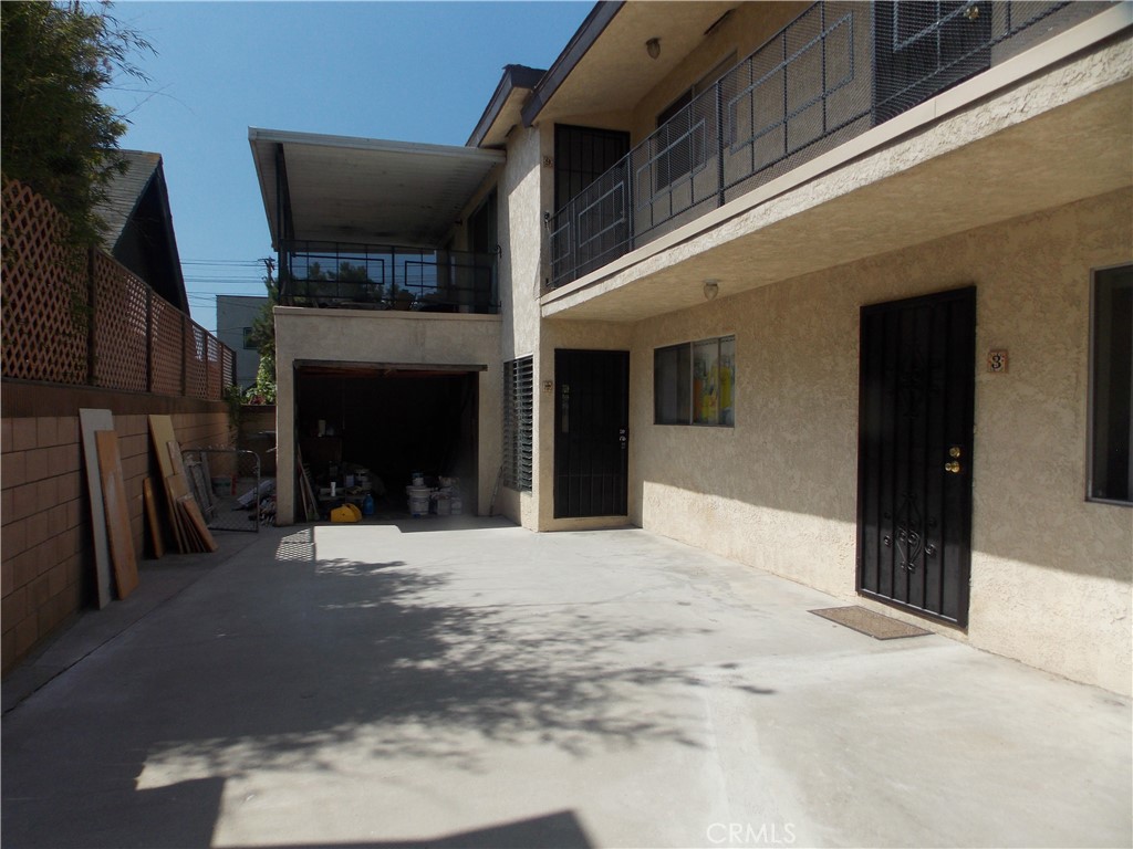 1004 E 5th Street