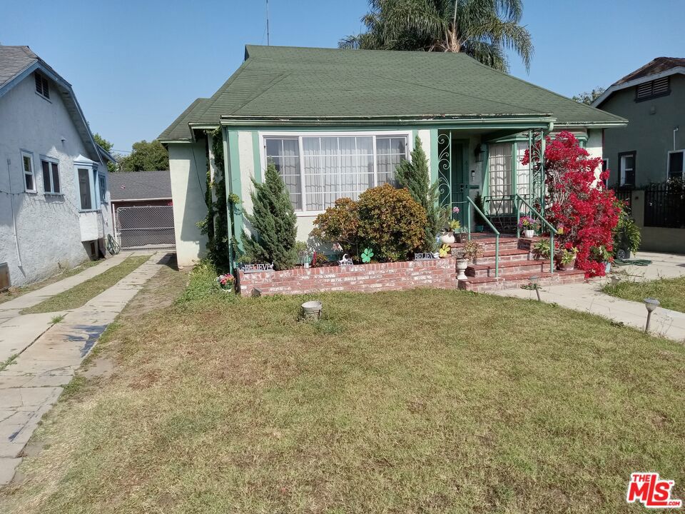 6118 Keniston Avenue