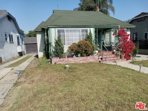 Photo of 6118 Keniston Avenue, Los Angeles, CA 90043 (MLS # 26844231)