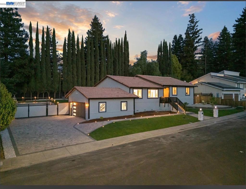 1084 Jamie Dr