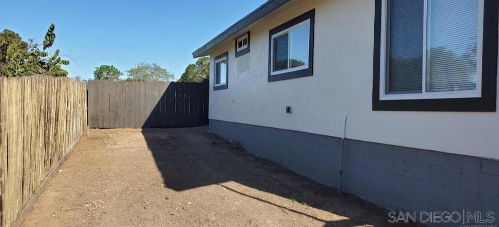 2743 2745 Ridgeway Dr.