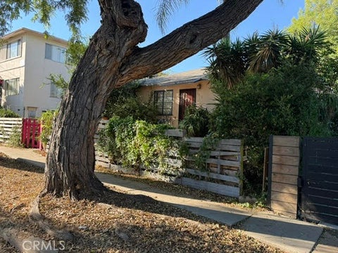 Photo of 4319 Melbourne AVE, Los Angeles, CA 90027 (MLS # BB26215486)