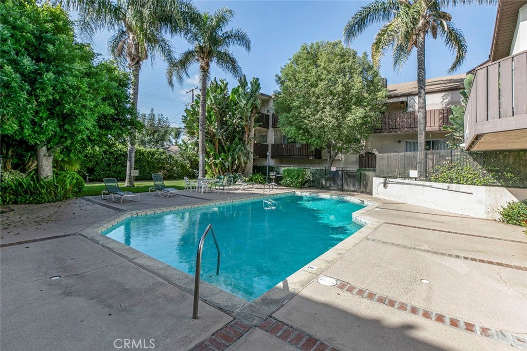 15020 Victory Boulevard 203
