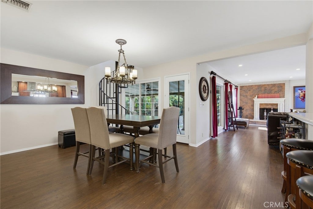 12520 Stagg Street, Los Angeles CA 91605