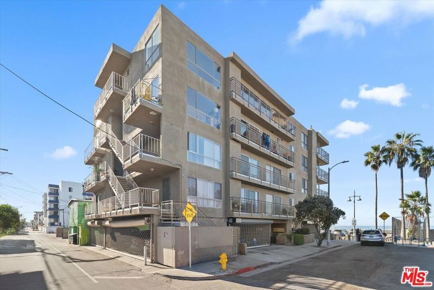 Spacious and bright studio apartment on the famous Venice Boardwalk. Updated kitchen, ocean view, hardwood floors, and one-car parking with controlled access to the building. Shared laundry and bike area round out a few of the amenities. A superb location to shops, restaurants, and the beach. No pets.