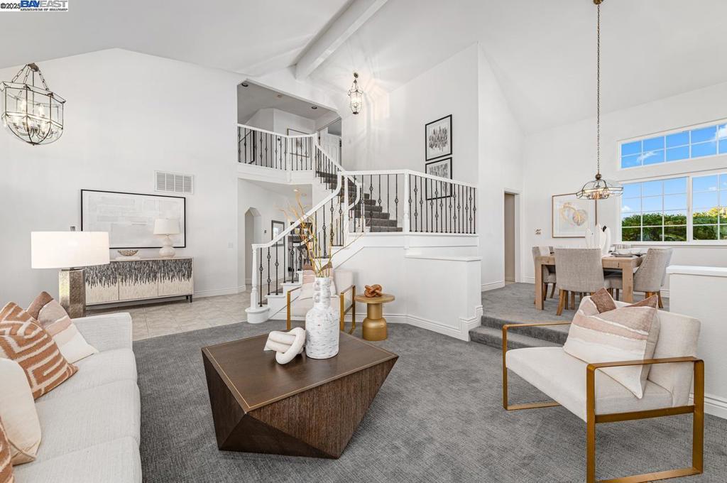 VINTAGE HEIGHTS - Residential