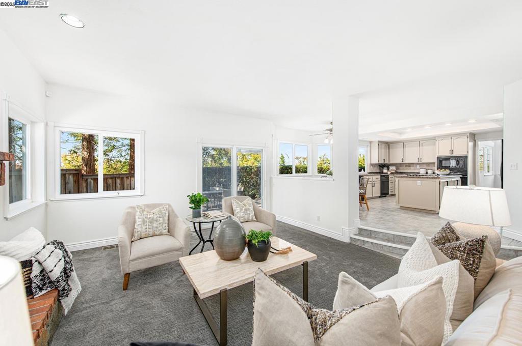 VINTAGE HEIGHTS - Residential