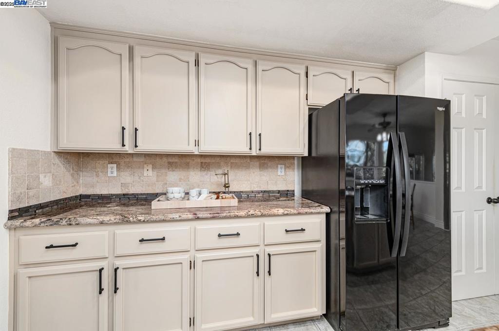 VINTAGE HEIGHTS - Residential