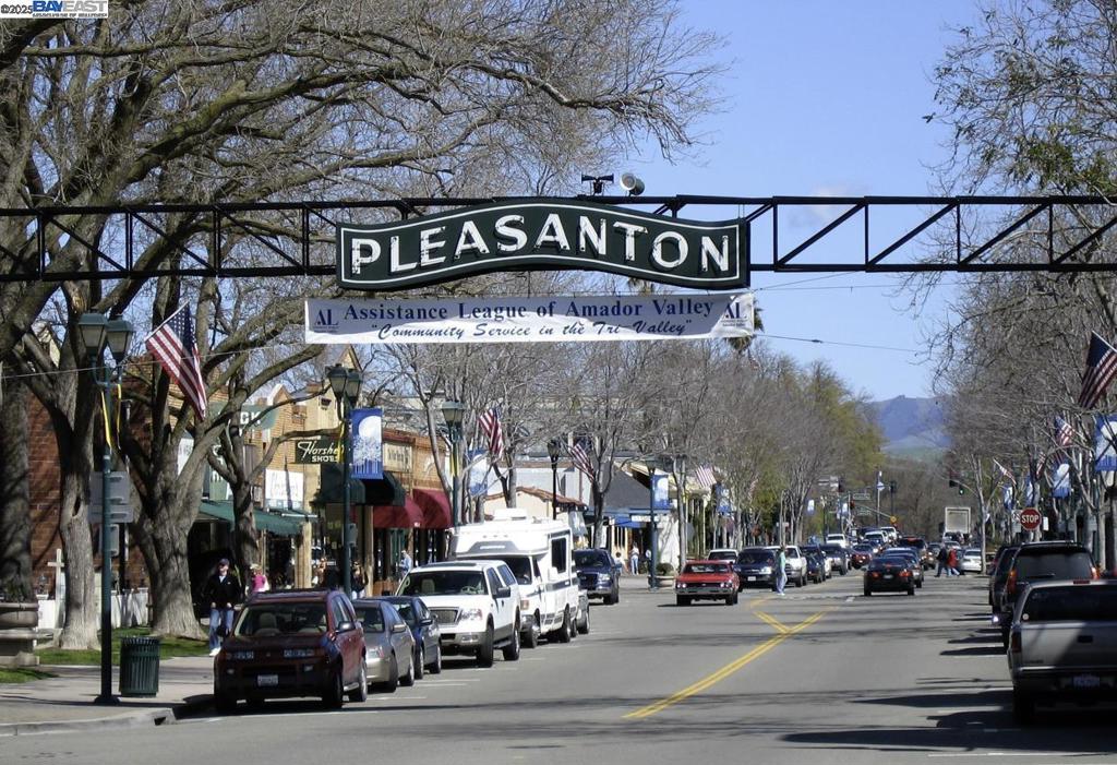 VINTAGE HEIGHTS - Residential