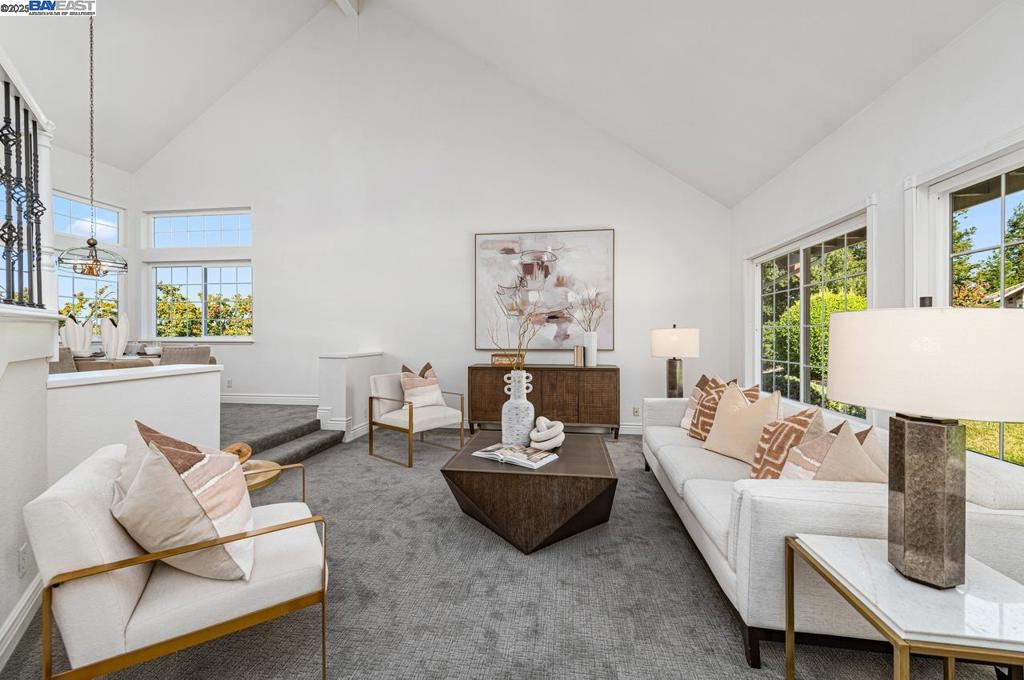 VINTAGE HEIGHTS - Residential