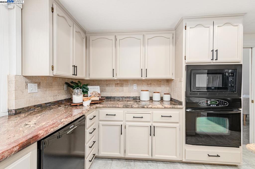 VINTAGE HEIGHTS - Residential