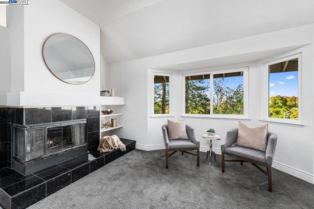 VINTAGE HEIGHTS - Residential