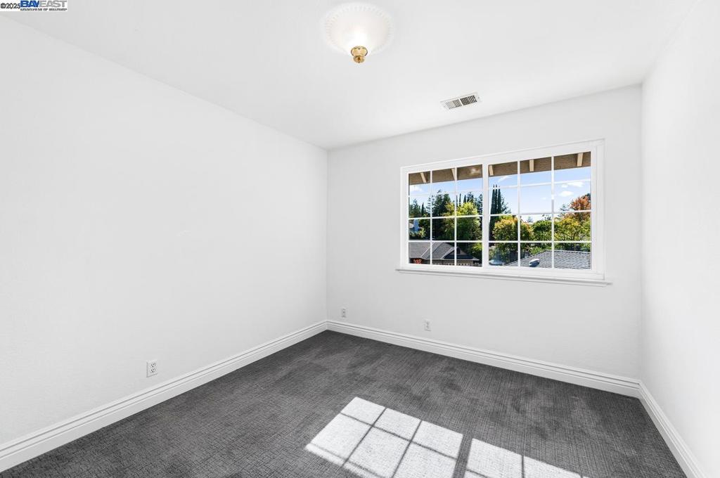 VINTAGE HEIGHTS - Residential