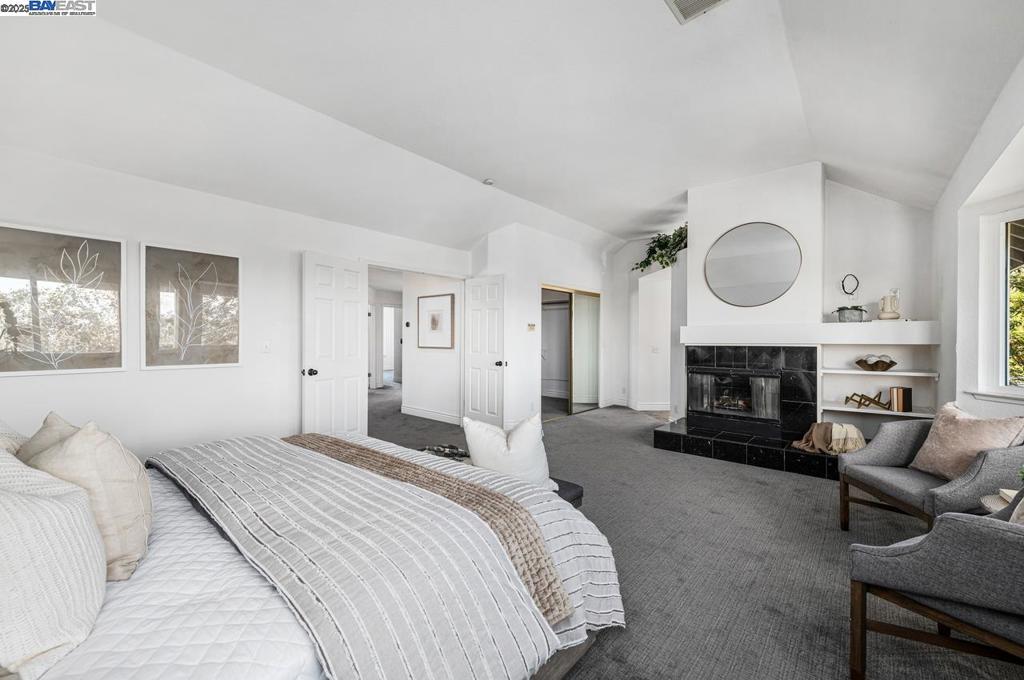 VINTAGE HEIGHTS - Residential