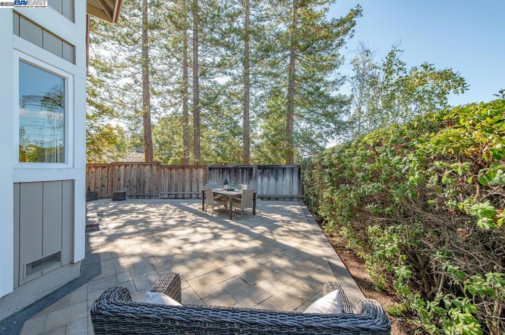 VINTAGE HEIGHTS - Residential