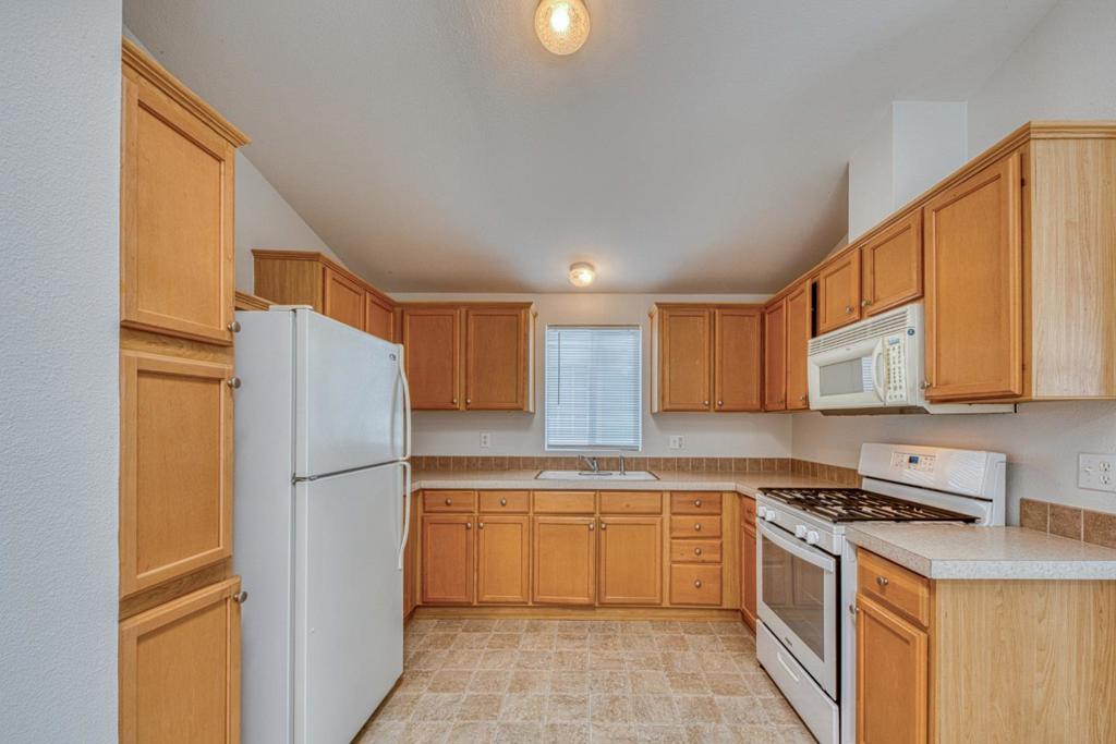3320 Del Monte Boulevard 21