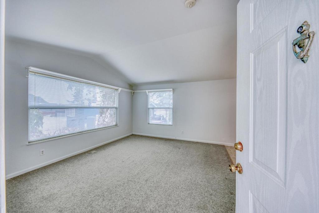 3320 Del Monte Boulevard 21
