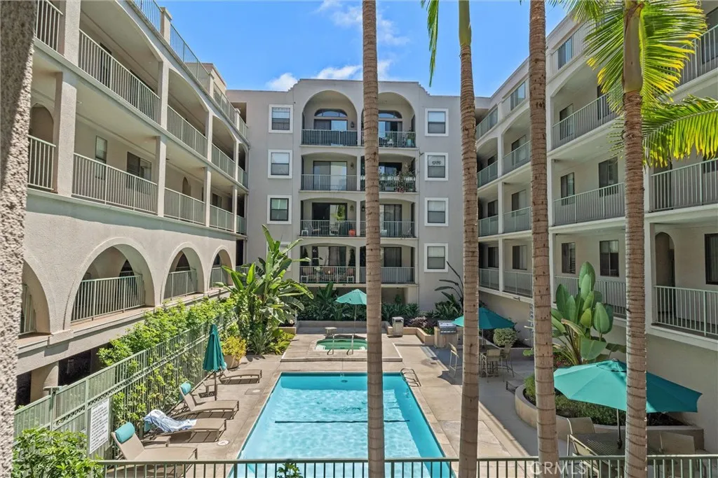 Long Beach, California 90802, United States, 2 Bedrooms Bedrooms, ,2 BathroomsBathrooms,Residential,Active,166564