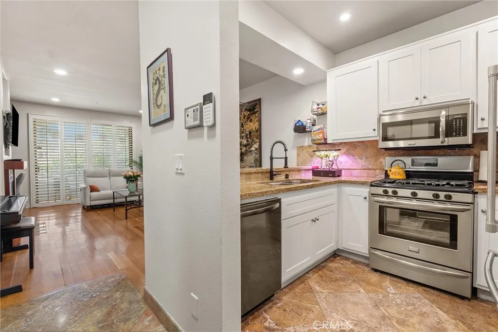 Long Beach, California 90802, United States, 2 Bedrooms Bedrooms, ,2 BathroomsBathrooms,Residential,Active,166564