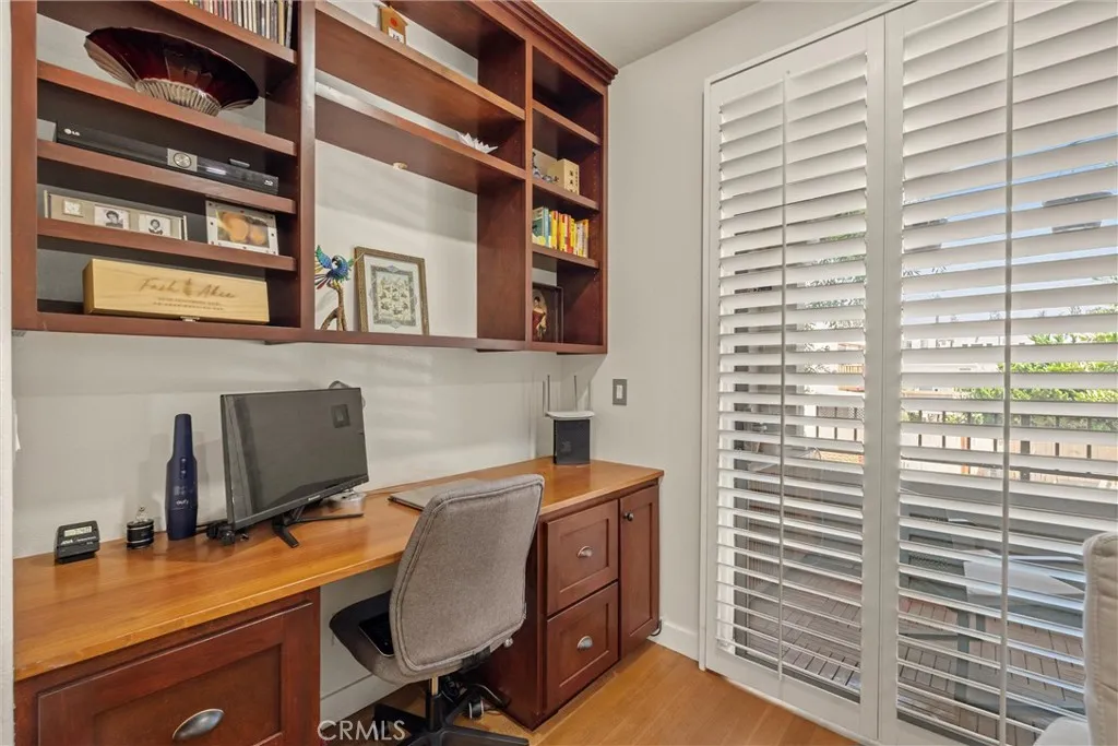 Long Beach, California 90802, United States, 2 Bedrooms Bedrooms, ,2 BathroomsBathrooms,Residential,Active,166564