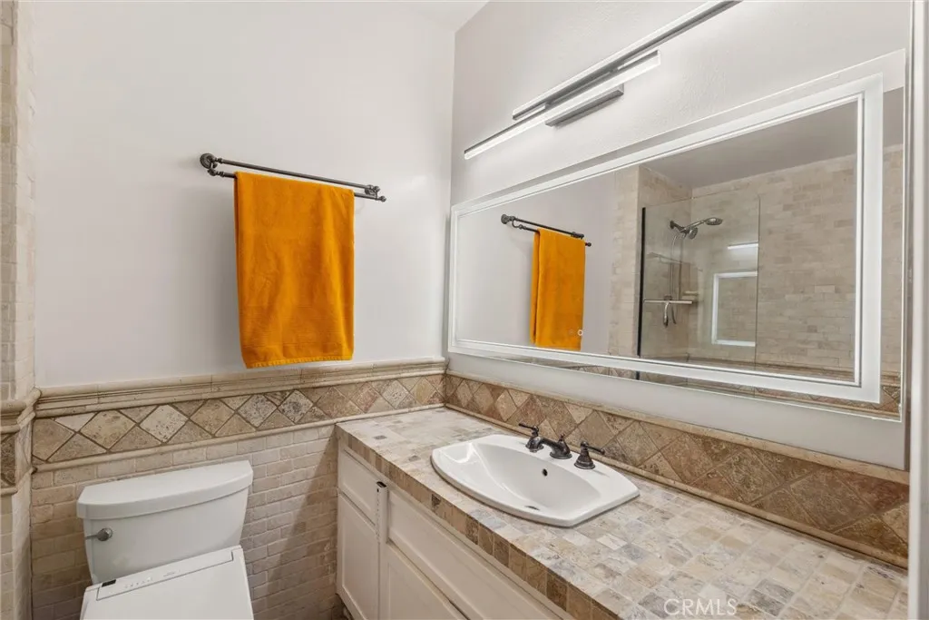 Long Beach, California 90802, United States, 2 Bedrooms Bedrooms, ,2 BathroomsBathrooms,Residential,Active,166564