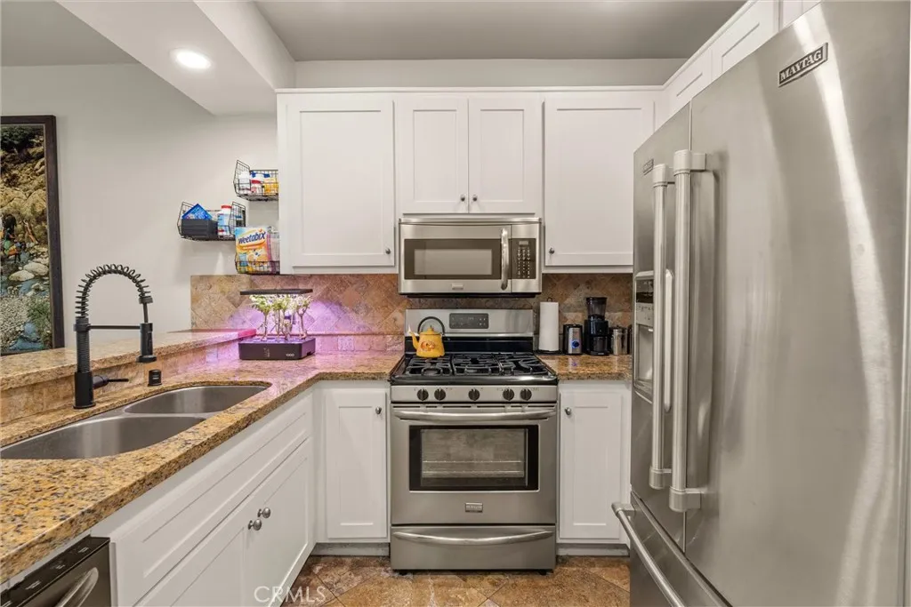 Long Beach, California 90802, United States, 2 Bedrooms Bedrooms, ,2 BathroomsBathrooms,Residential,Active,166564