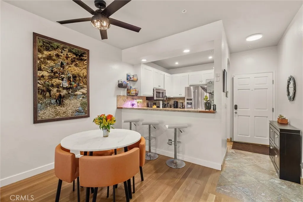 Long Beach, California 90802, United States, 2 Bedrooms Bedrooms, ,2 BathroomsBathrooms,Residential,Active,166564