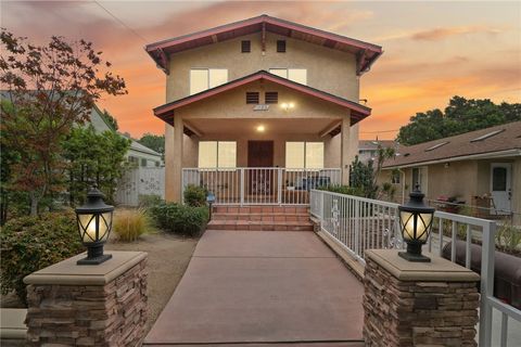 Photo of 1132 Manzanita St, Los Angeles, CA 90029 (MLS # BB25236622)