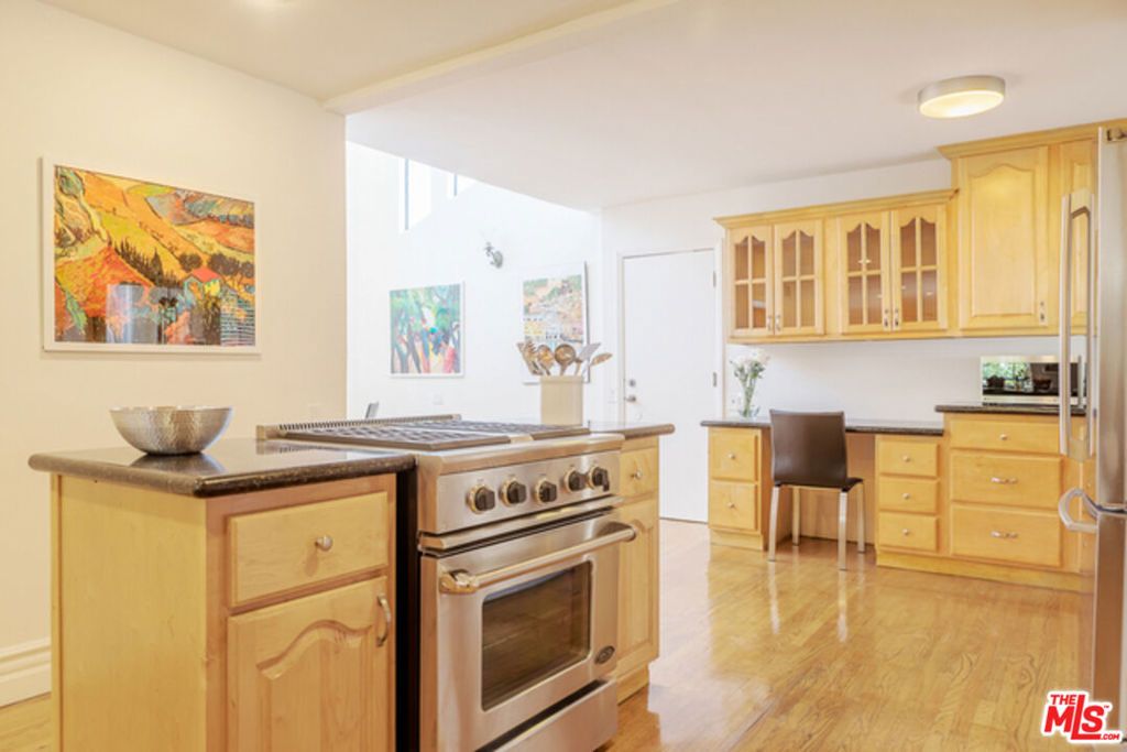 Photo of 110 N Barrington Avenue, Los Angeles, CA 90049 (MLS # 26692983)