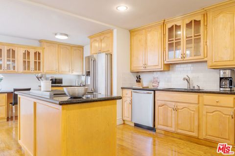 Photo of 110 N Barrington Avenue, Los Angeles, CA 90049 (MLS # 26692983)