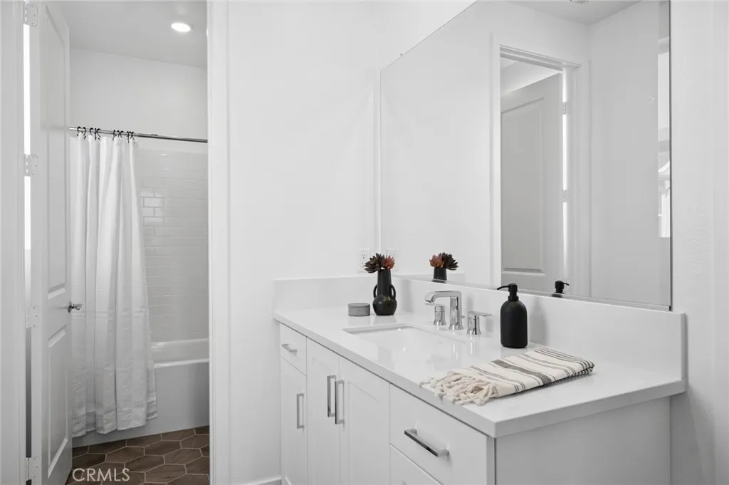 Irvine, California 92618, United States, 4 Bedrooms Bedrooms, ,5 BathroomsBathrooms,Residential,Active,158782