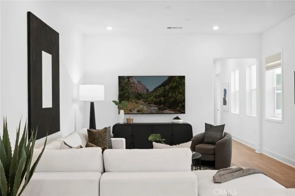 Irvine, California 92618, United States, 4 Bedrooms Bedrooms, ,5 BathroomsBathrooms,Residential,Active,158782